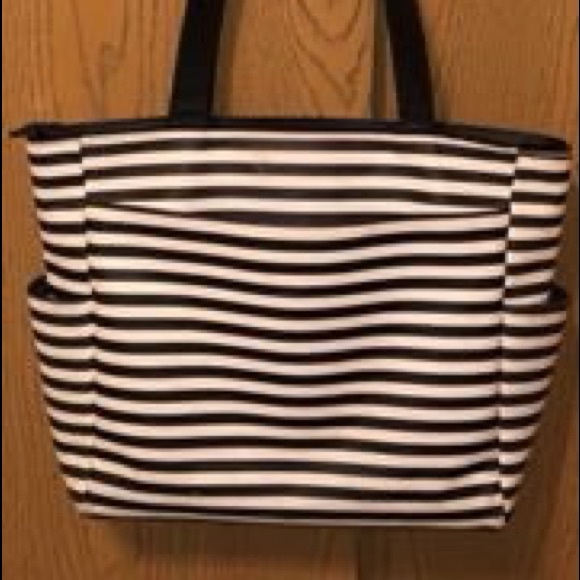 Black and white bag made in China - Picture 2 of 3